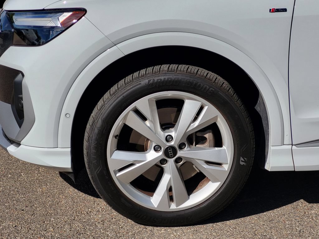 Used 2023 Audi Q4 e-tron Premium Plus w/ Premium Plus AWD/4WD image 8