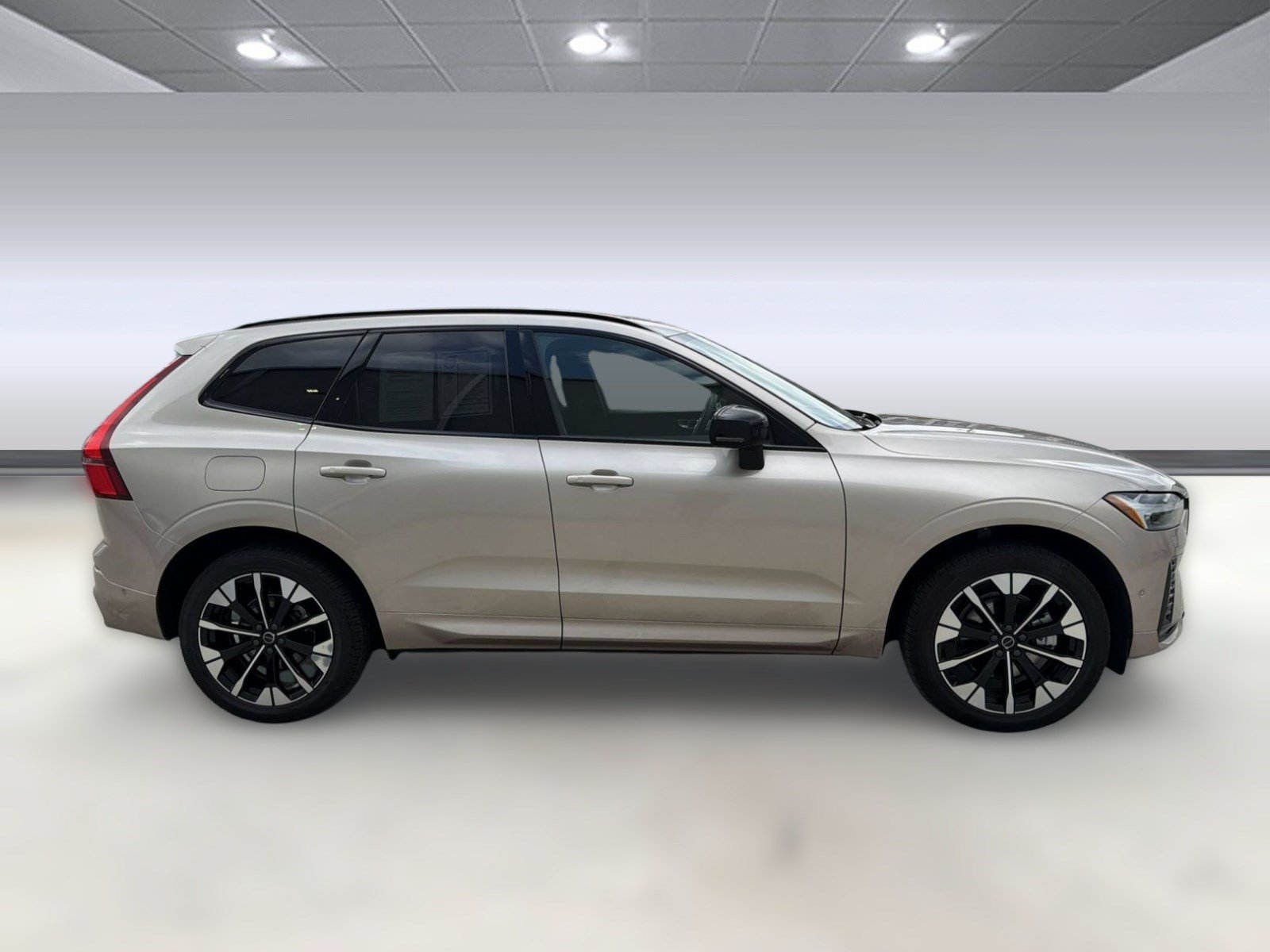 Certified 2026 Volvo XC60 B5 Plus w/ Protection Package Premier AWD/4WD image 8