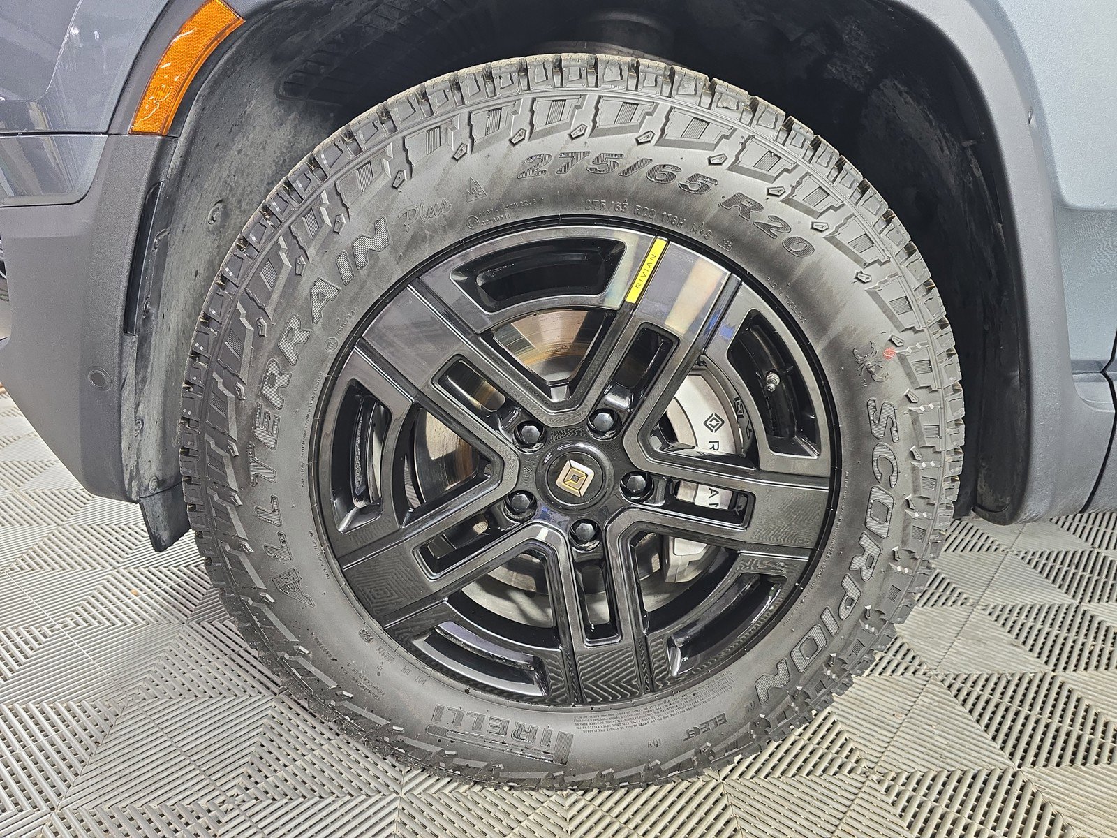 Used 2024 Rivian R1T Adventure AWD/4WD image 9