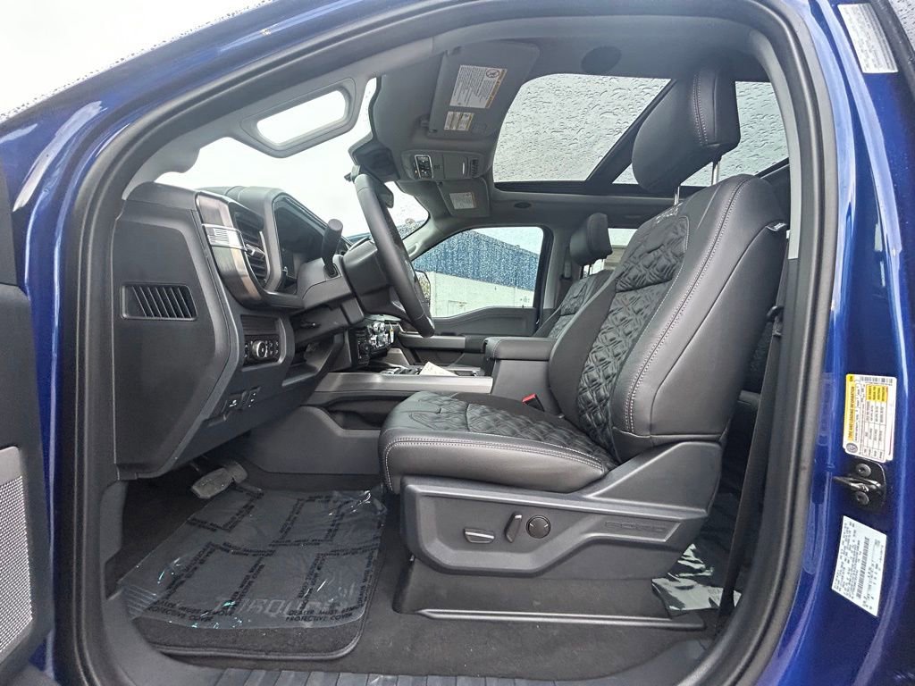 New 2026 Ford F250 Lariat w/ Black Appearance Package image 9
