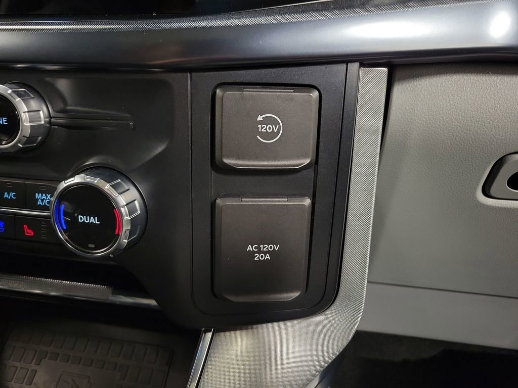 Used 2022 Ford F150 Limited image 18