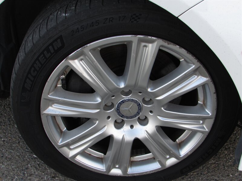 Used 2013 Mercedes-Benz E 350 4MATIC Wagon image 32
