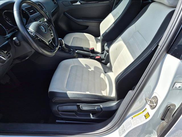 Used 2015 Volkswagen Jetta Sport FWD image 15