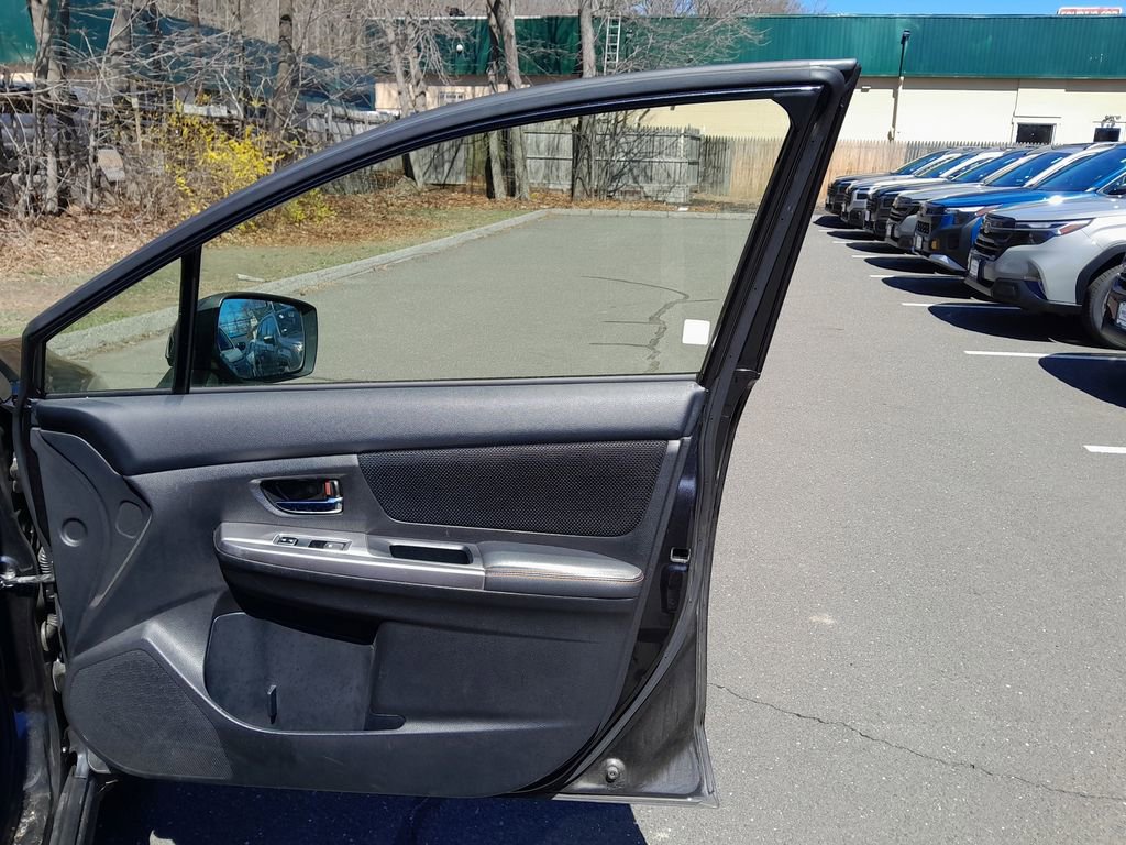 Used 2017 Subaru Crosstrek 2.0i Premium image 35