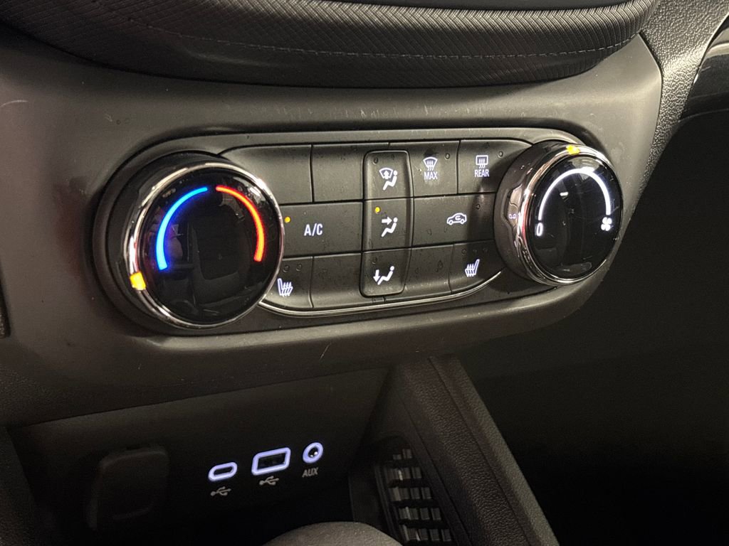 Used 2021 Chevrolet TrailBlazer LT FWD image 39