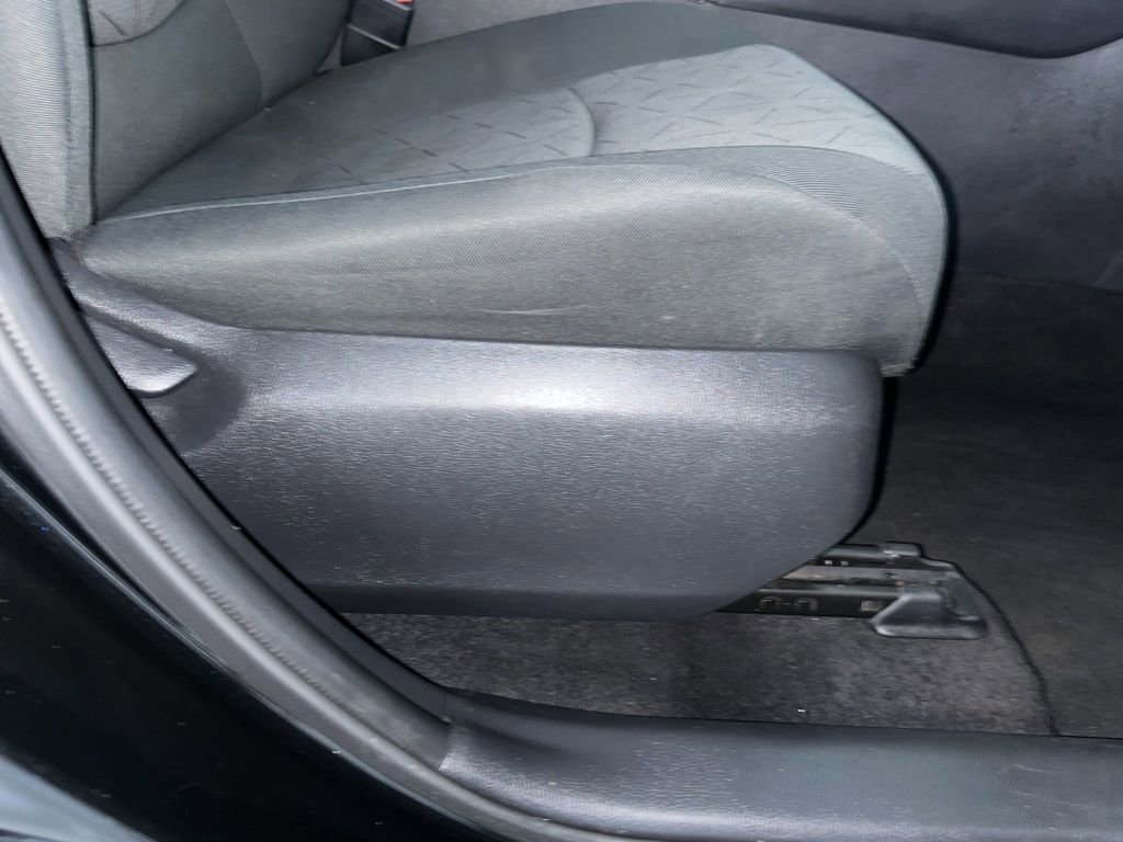 Used 2021 Toyota RAV4 XLE image 57