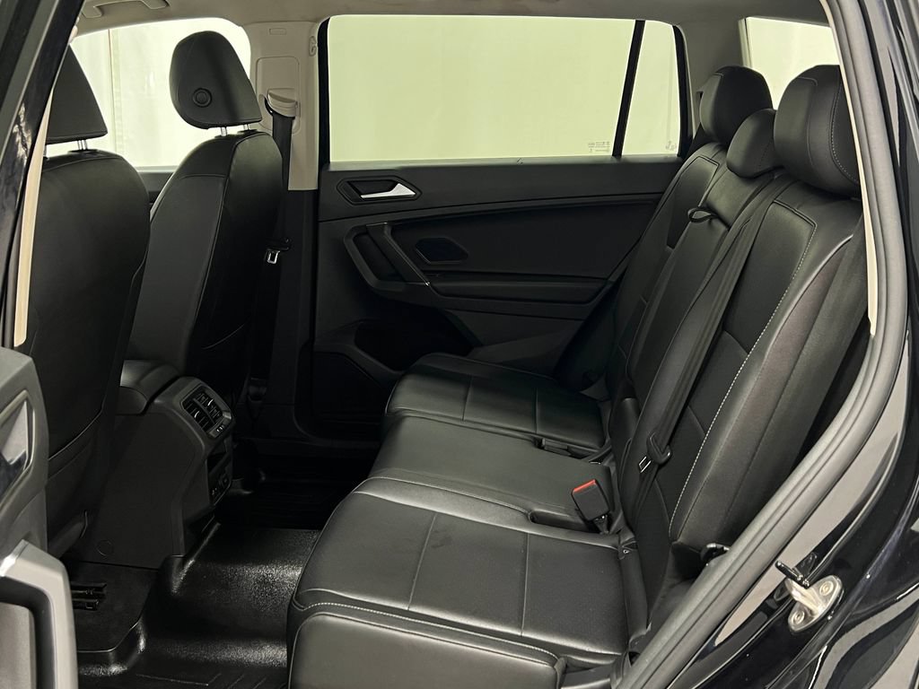 Used 2020 Volkswagen Tiguan SE AWD/4WD image 31