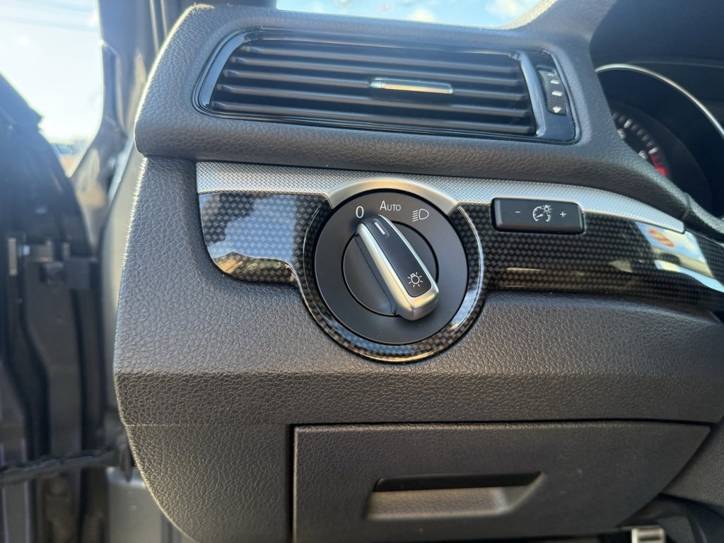 Used 2018 Volkswagen Passat 3.6 image 16