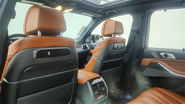 Used 2024 BMW X5 M60i image 31