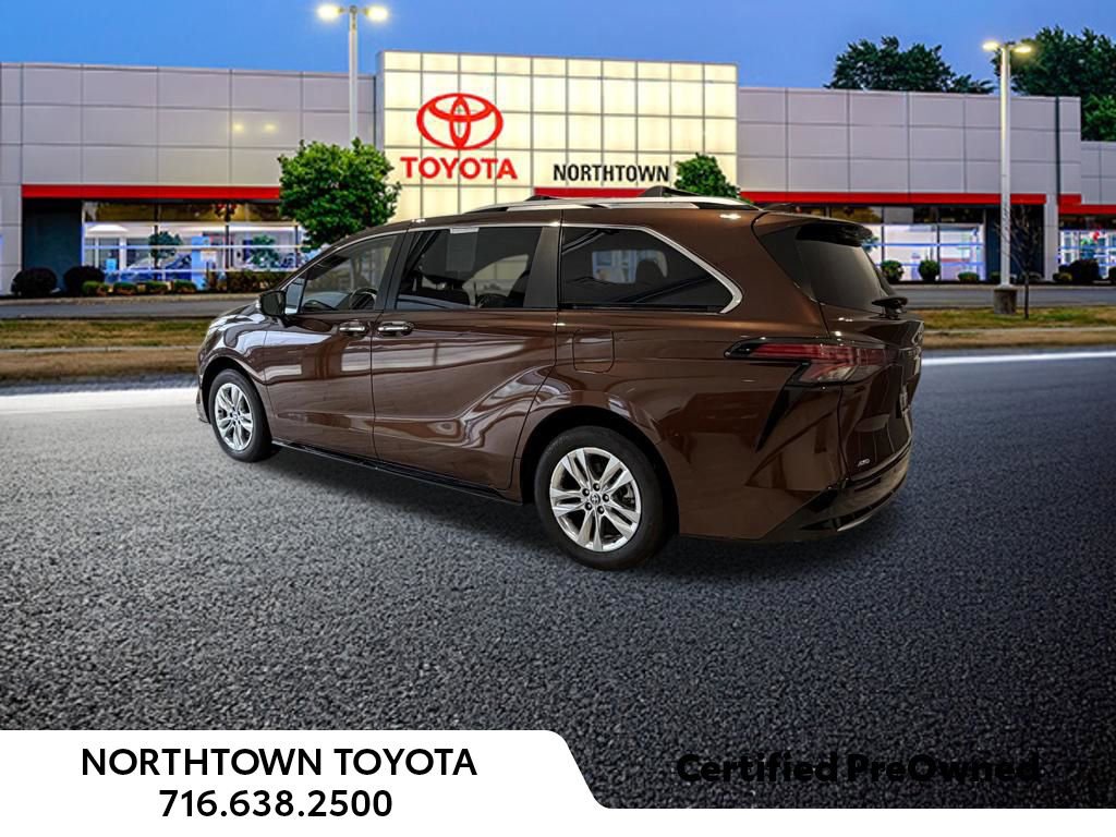 Used 2024 Toyota Sienna Limited AWD/4WD image 3