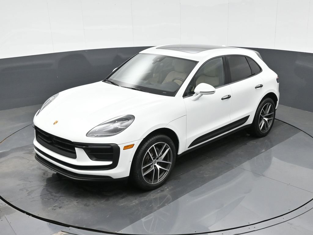 Certified 2025 Porsche Macan image 26