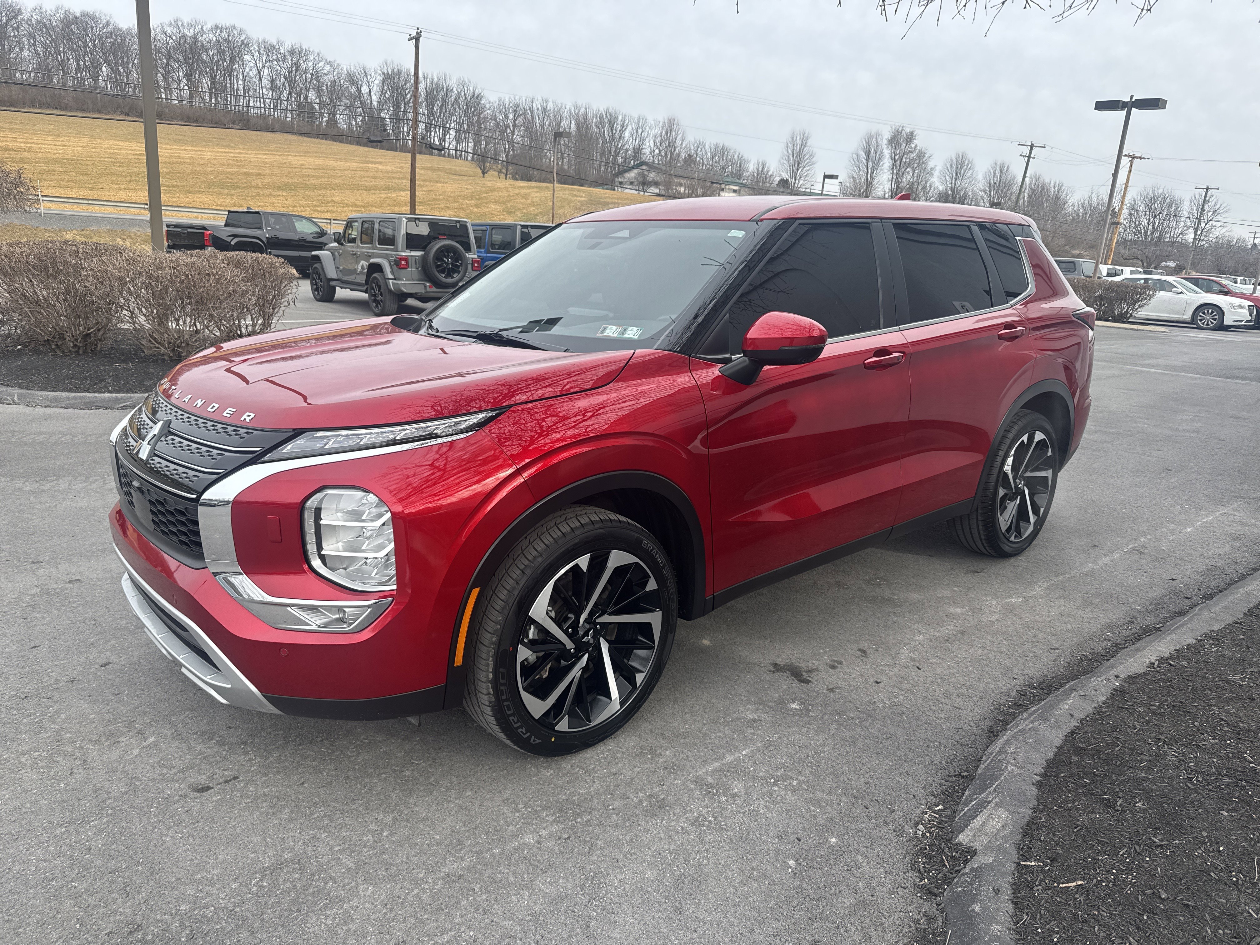 Used 2024 Mitsubishi Outlander SE image 8