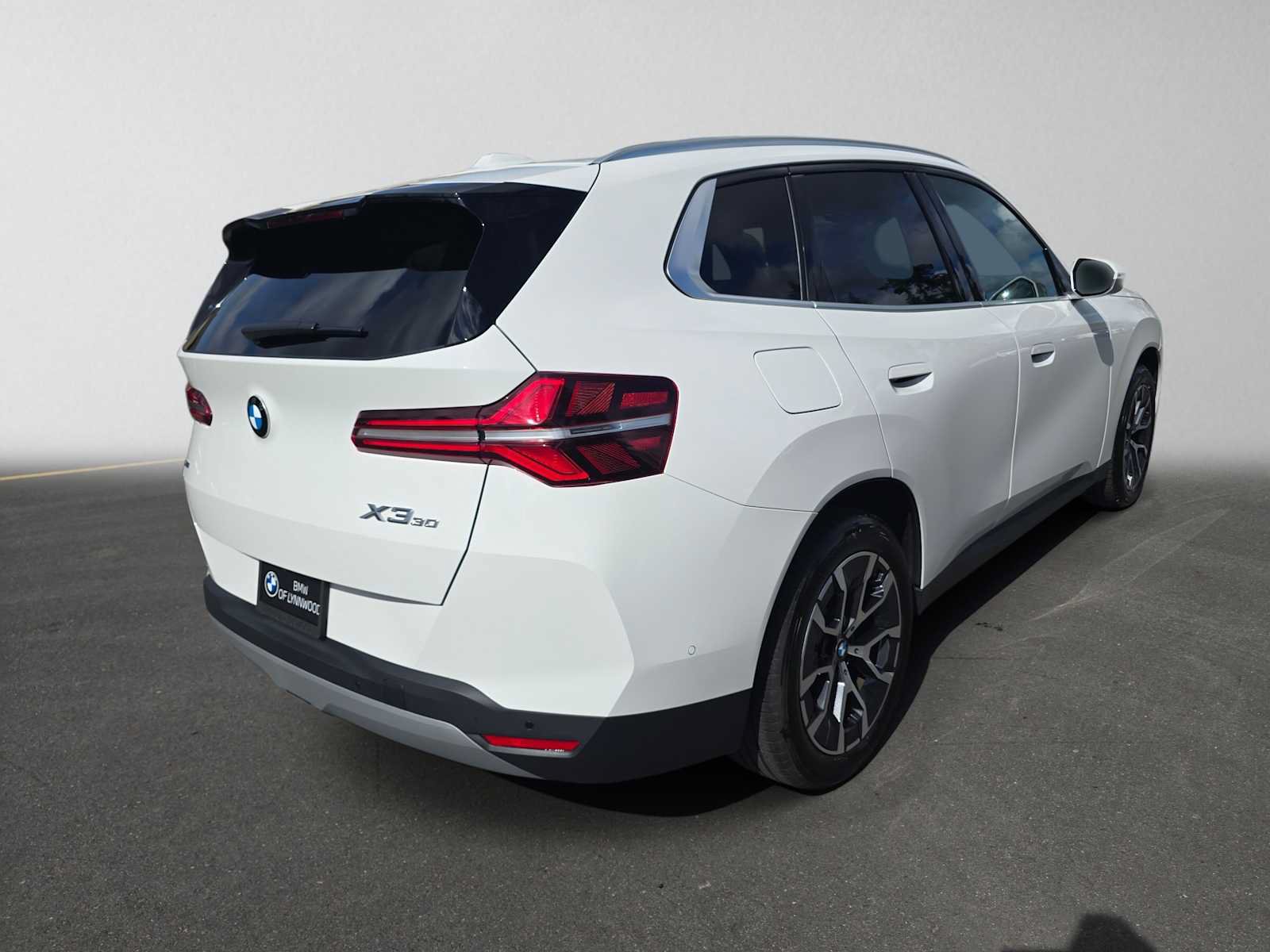 Used 2026 BMW X3 xDrive30i w/ Convenience Package AWD/4WD image 3
