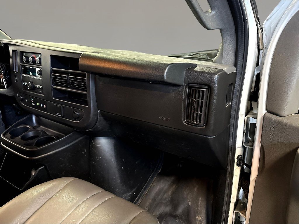 Used 2019 Chevrolet Express 3500 Extended RWD image 25
