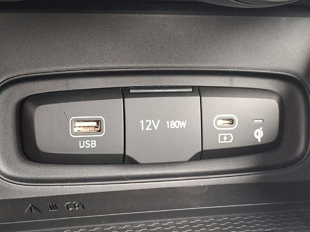 New 2026 Hyundai Venue SEL FWD image 19