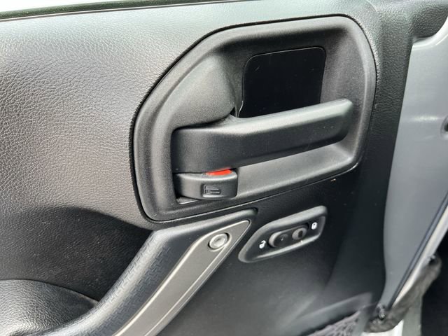 Used 2015 Jeep Wrangler Unlimited Sport w/ Quick Order Package 24S AWD/4WD image 17