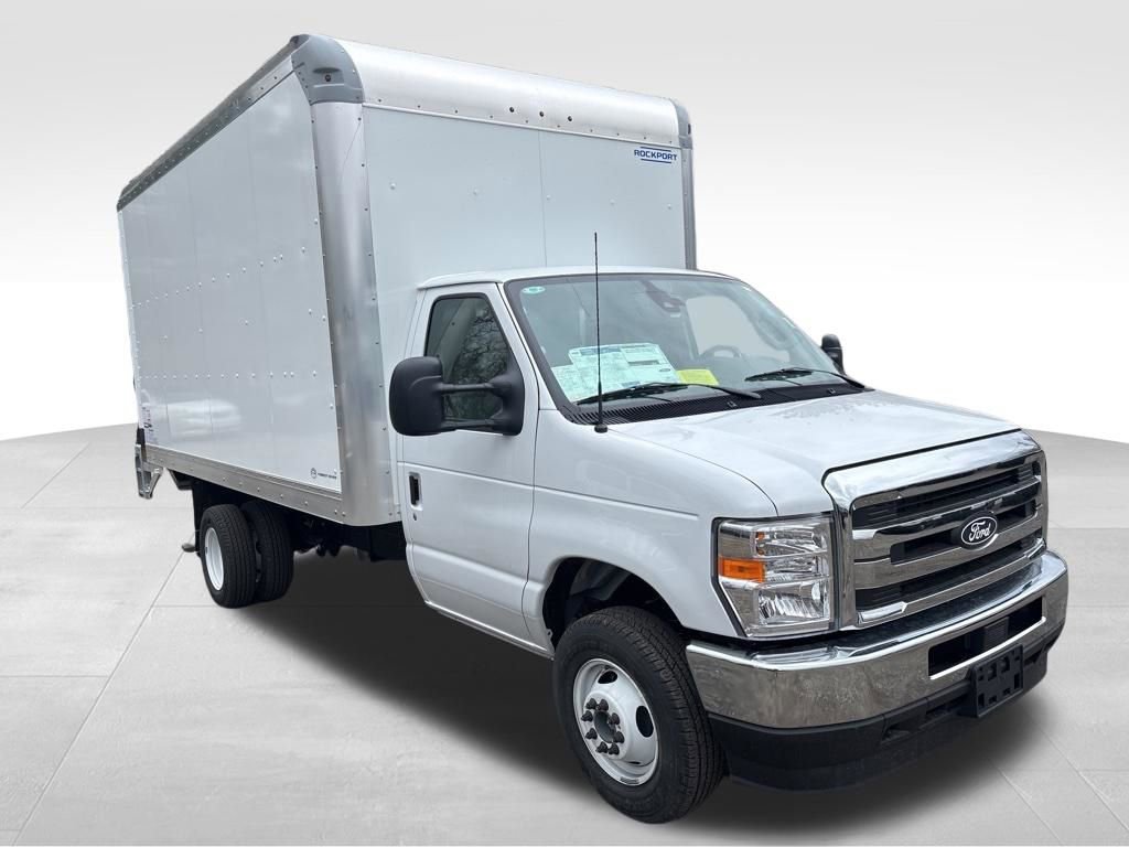 New 2027 Ford E-450 and Econoline 450 Super Duty w/ Power Equipment Group RWD image 7