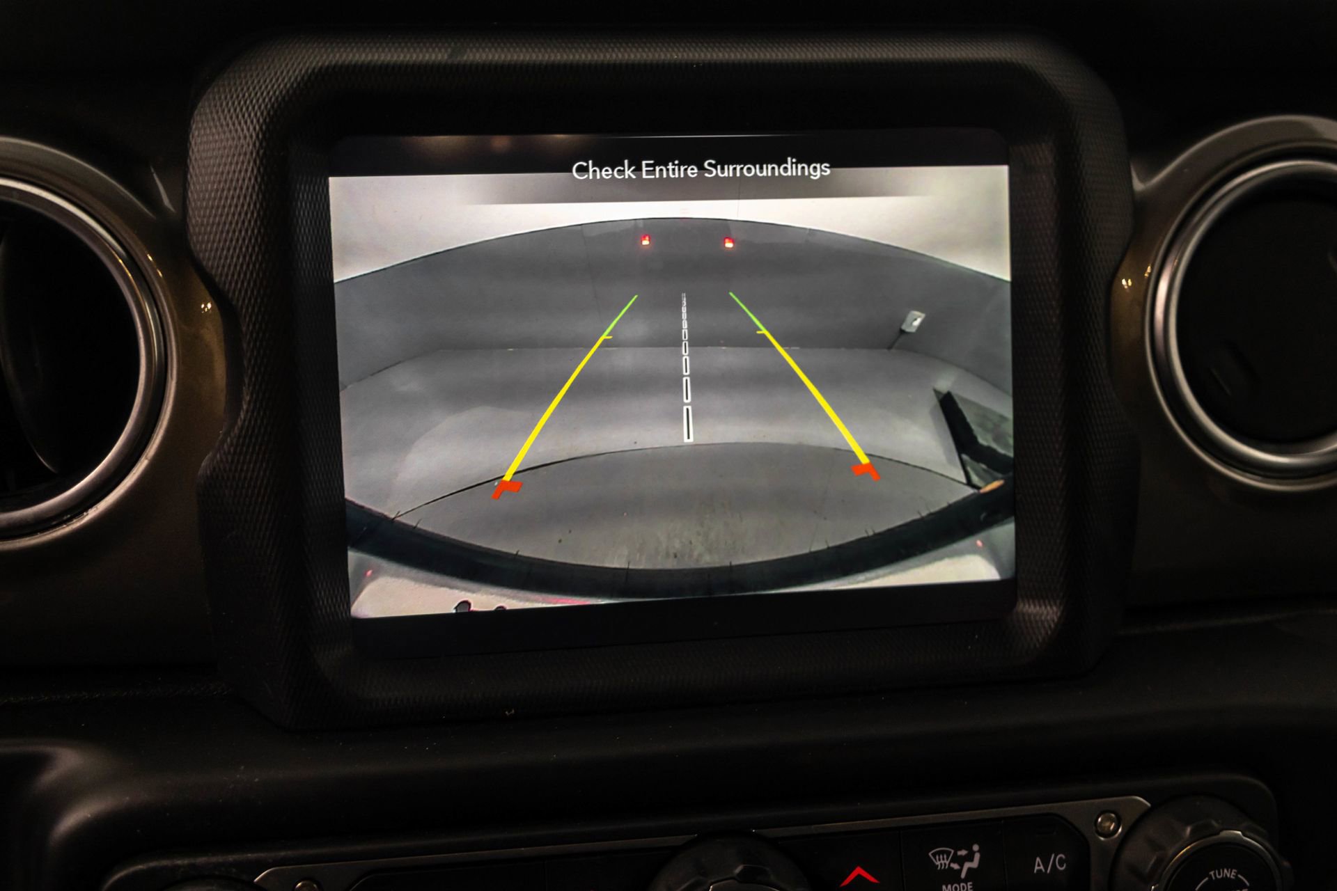 Used 2020 Jeep Wrangler Unlimited Sahara w/ Uconnect 4C Nav & Sound Group AWD/4WD image 27