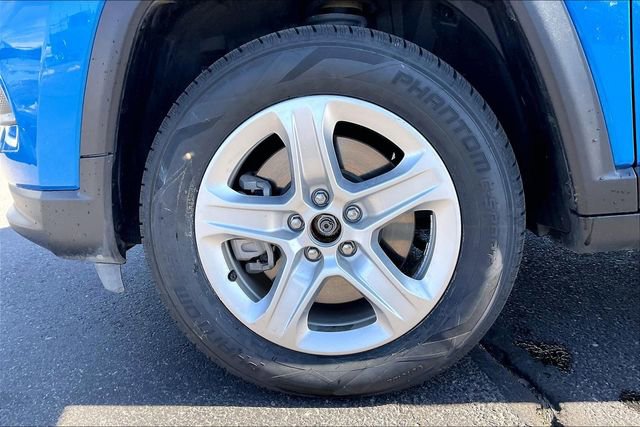 Used 2023 Jeep Compass Sport AWD/4WD image 8