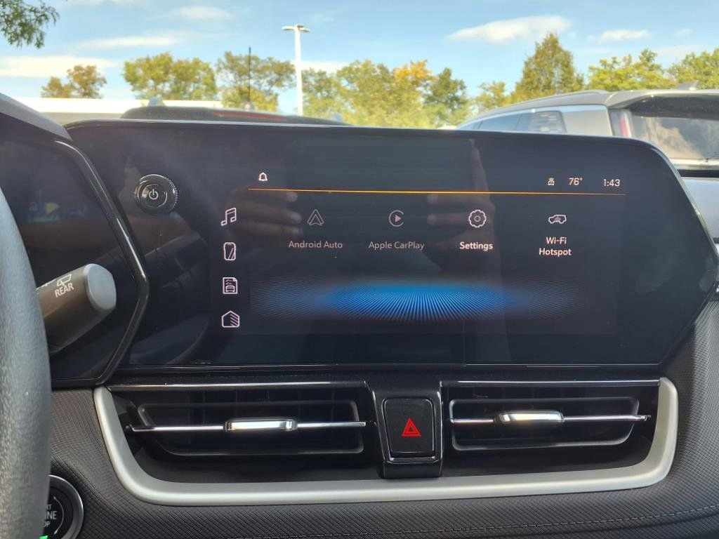 Used 2025 Chevrolet TrailBlazer LT w/ Driver Confidence Package image 12