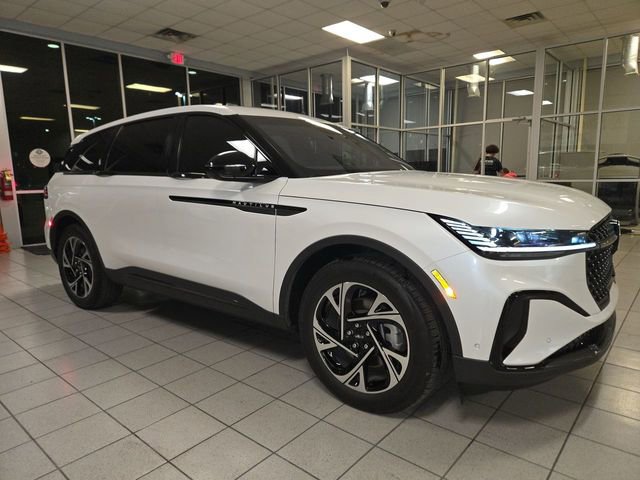 Used 2024 Lincoln Nautilus Premier w/ Equipment Group 102A image 2