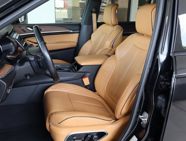 Used 2021 Jeep Grand Cherokee L Summit w/ Luxury Tech Group V image 15