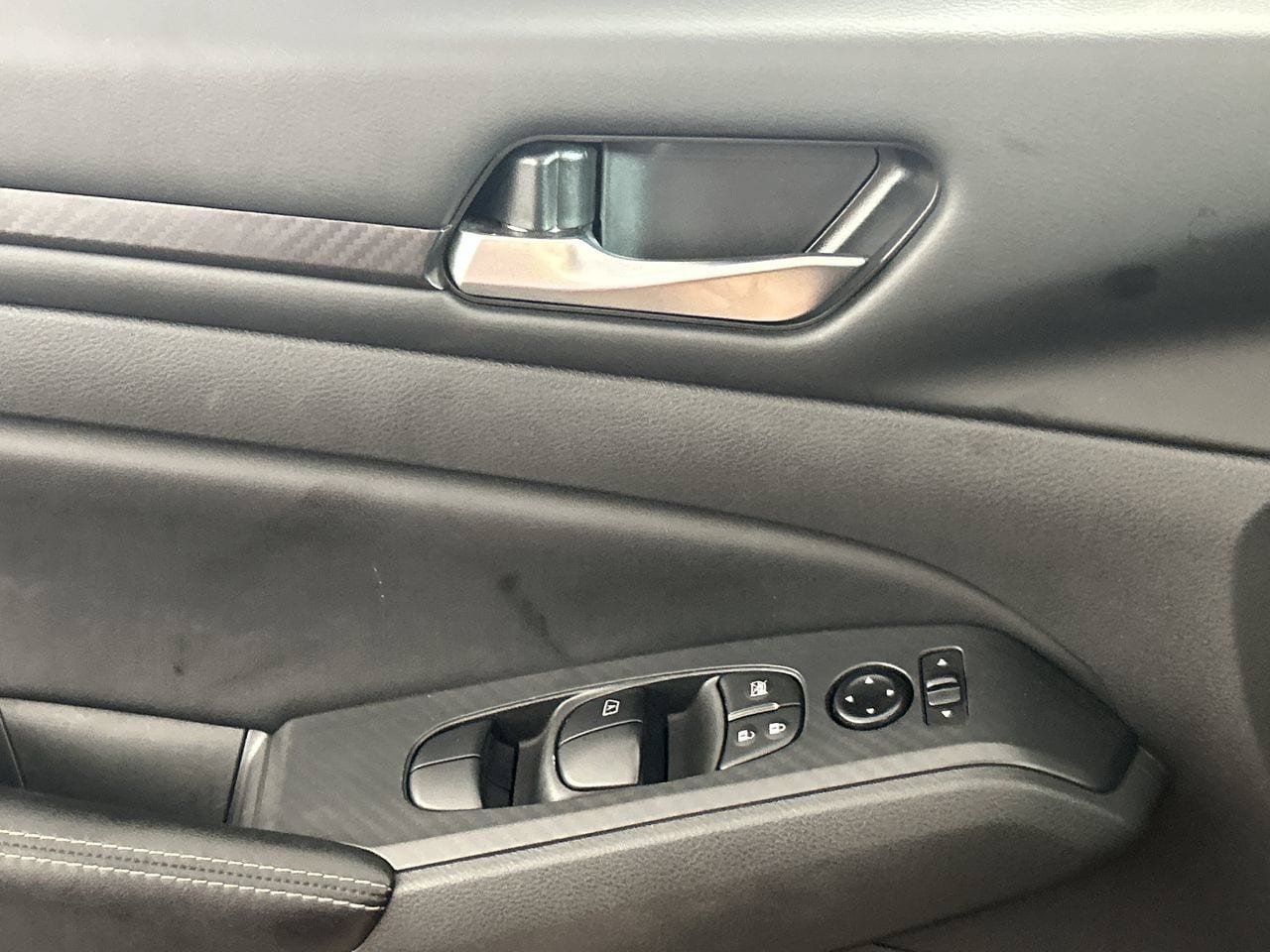 Used 2025 Nissan Altima 2.5 SV FWD image 18