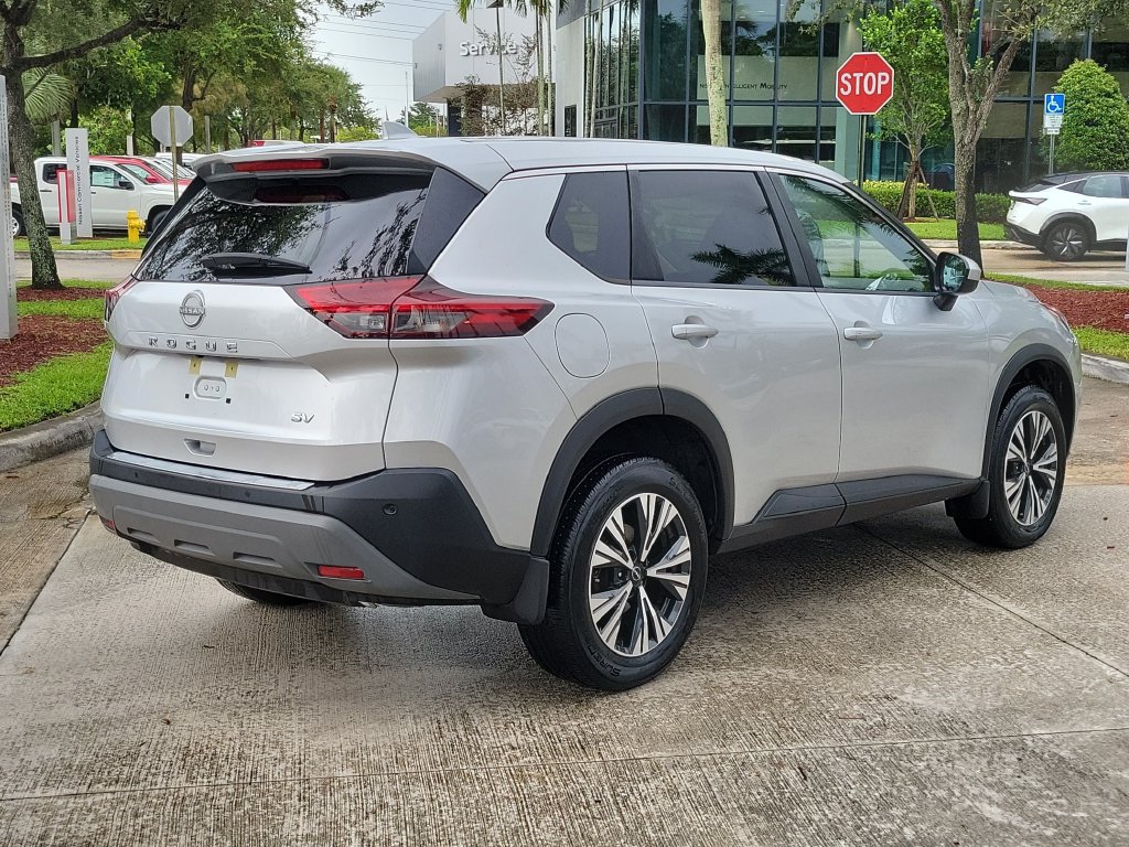 Certified 2023 Nissan Rogue SV FWD image 6