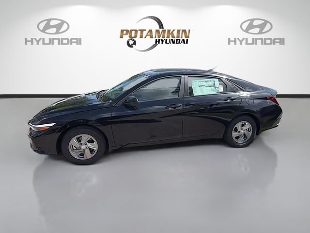 New 2026 Hyundai Elantra SE FWD image 8