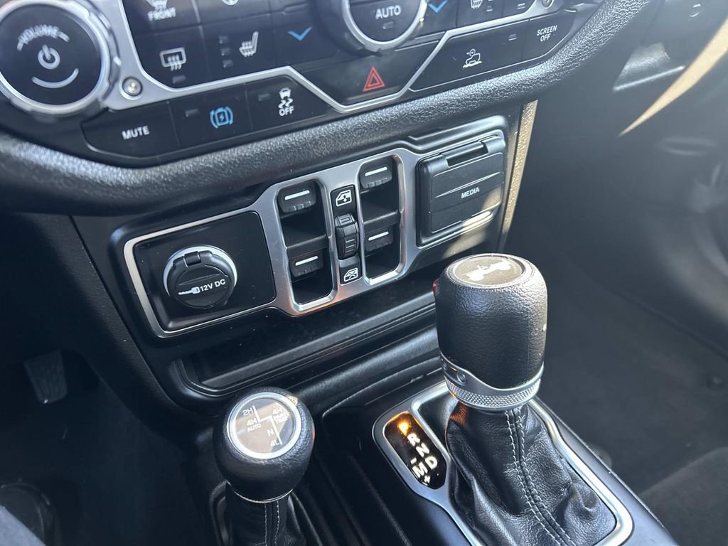 Used 2024 Jeep Wrangler Unlimited w/ Convenience Group image 31