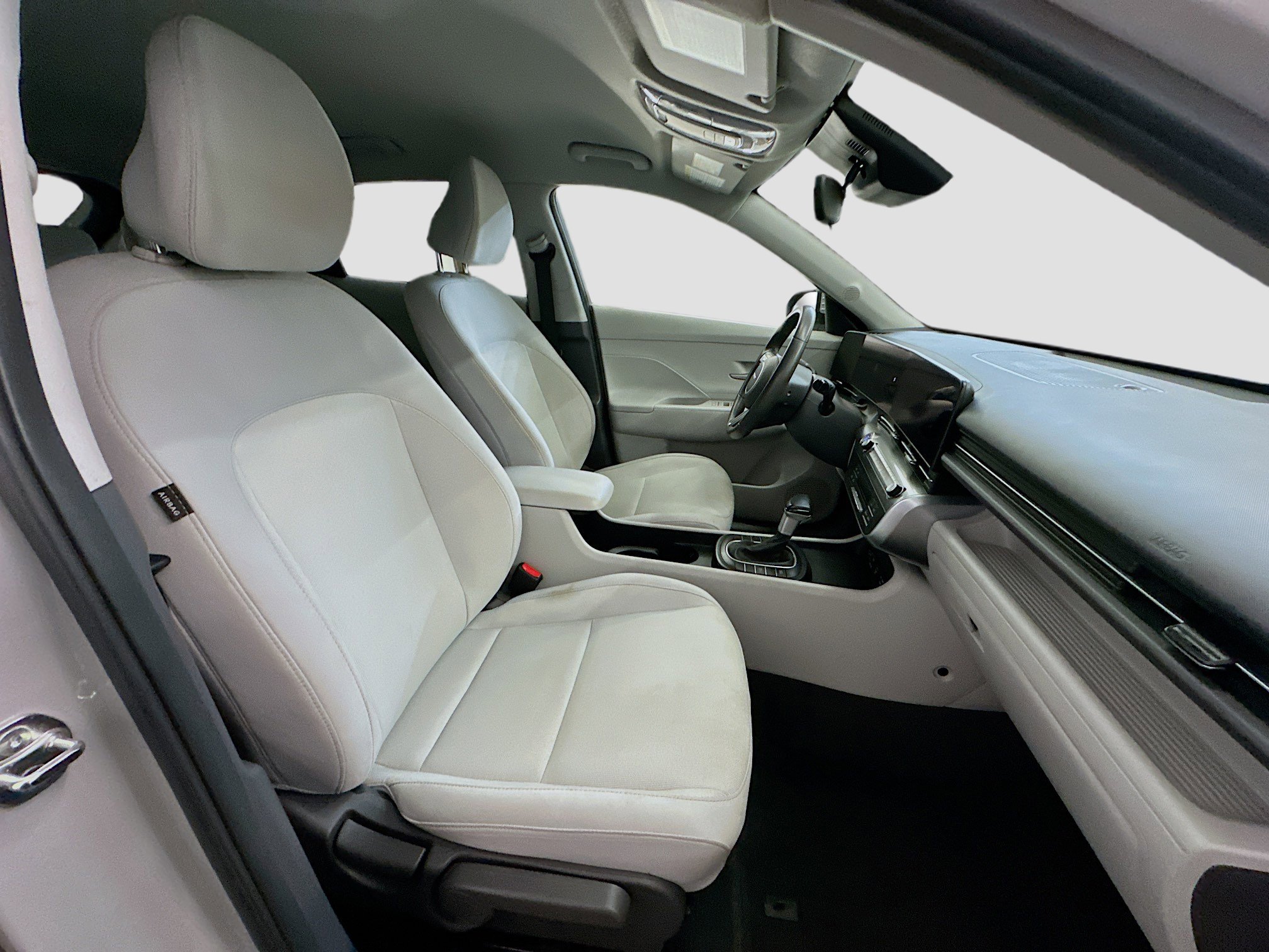 Used 2025 Hyundai Kona SEL image 31