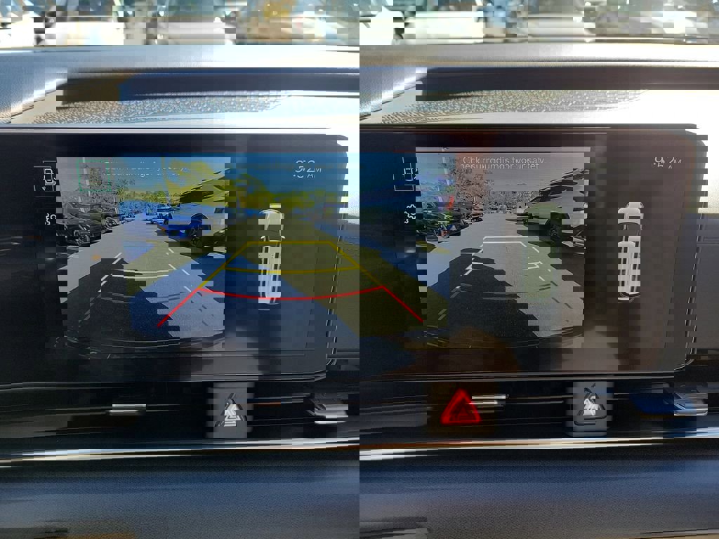 New 2026 Kia Carnival EX FWD image 32