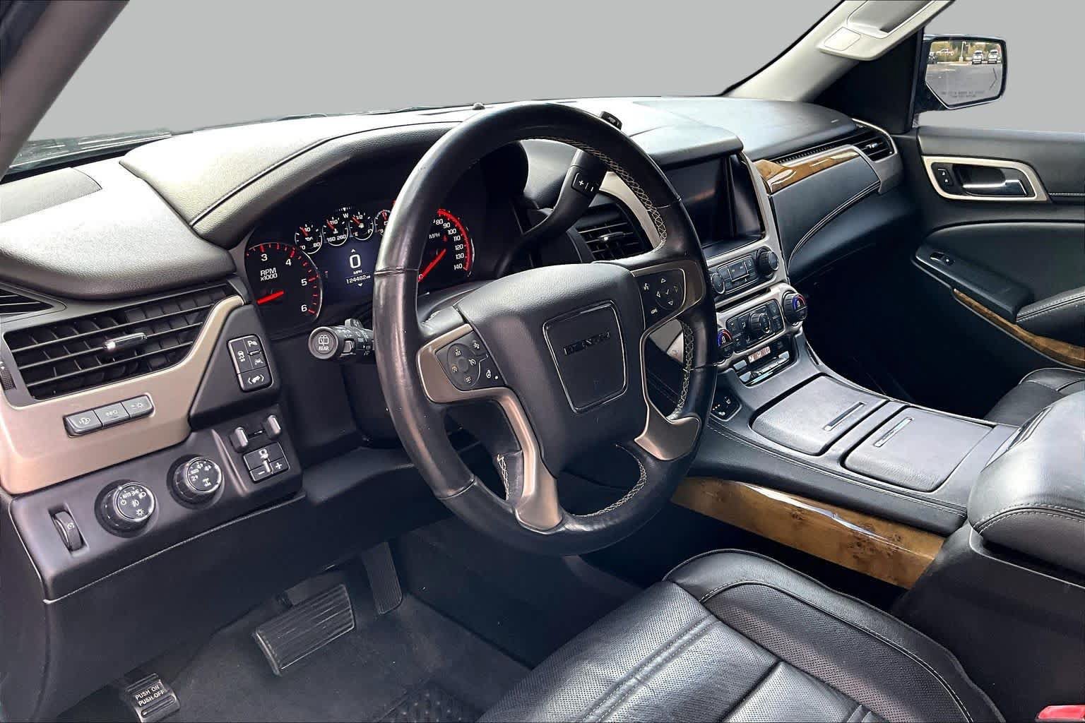 Used 2016 GMC Yukon Denali w/ Open Road Package AWD/4WD image 18