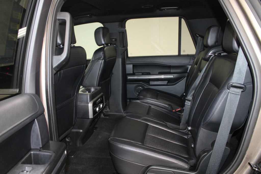 Used 2019 Ford Expedition XLT w/ Equipment Group 201A AWD/4WD image 25