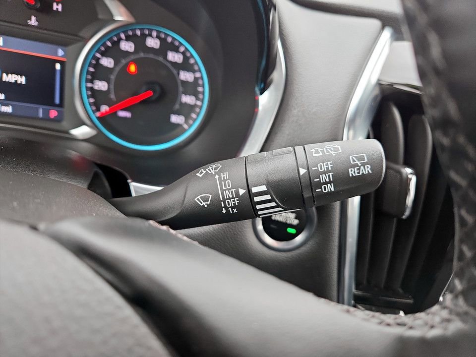 Used 2023 Chevrolet Traverse RS image 17