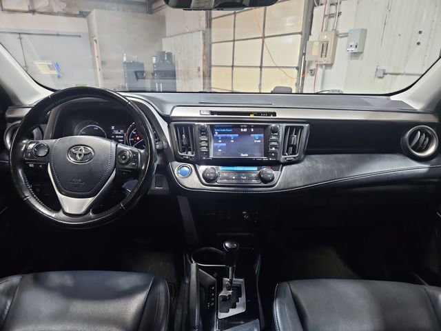 Used 2018 Toyota RAV4 Limited w/ Advanced Technology Package image 12