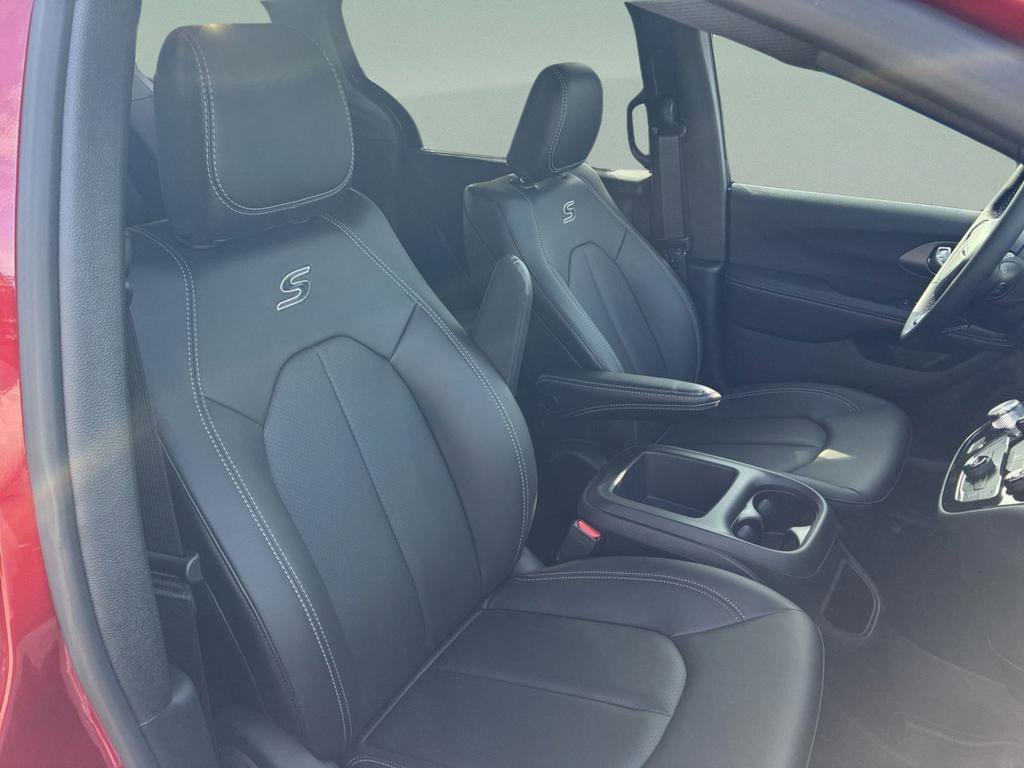 New 2026 Chrysler Pacifica Select FWD image 28