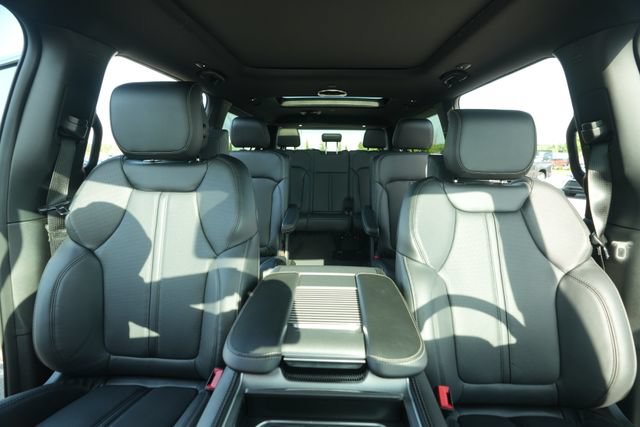 New 2026 Jeep Grand Wagoneer L Limited w/ Premium Group II AWD/4WD image 43