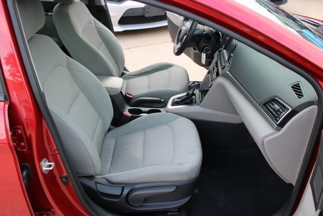Used 2017 Hyundai Elantra SE FWD image 29