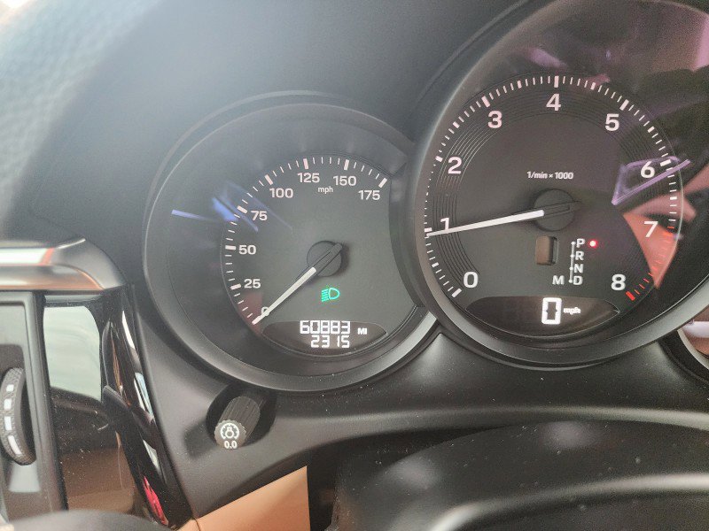 Used 2023 Porsche Macan image 17