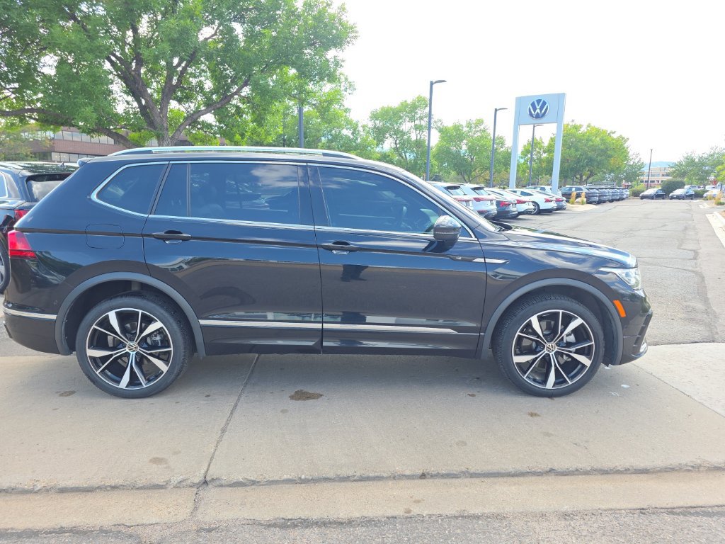 Used 2022 Volkswagen Tiguan SEL R-Line AWD/4WD image 6