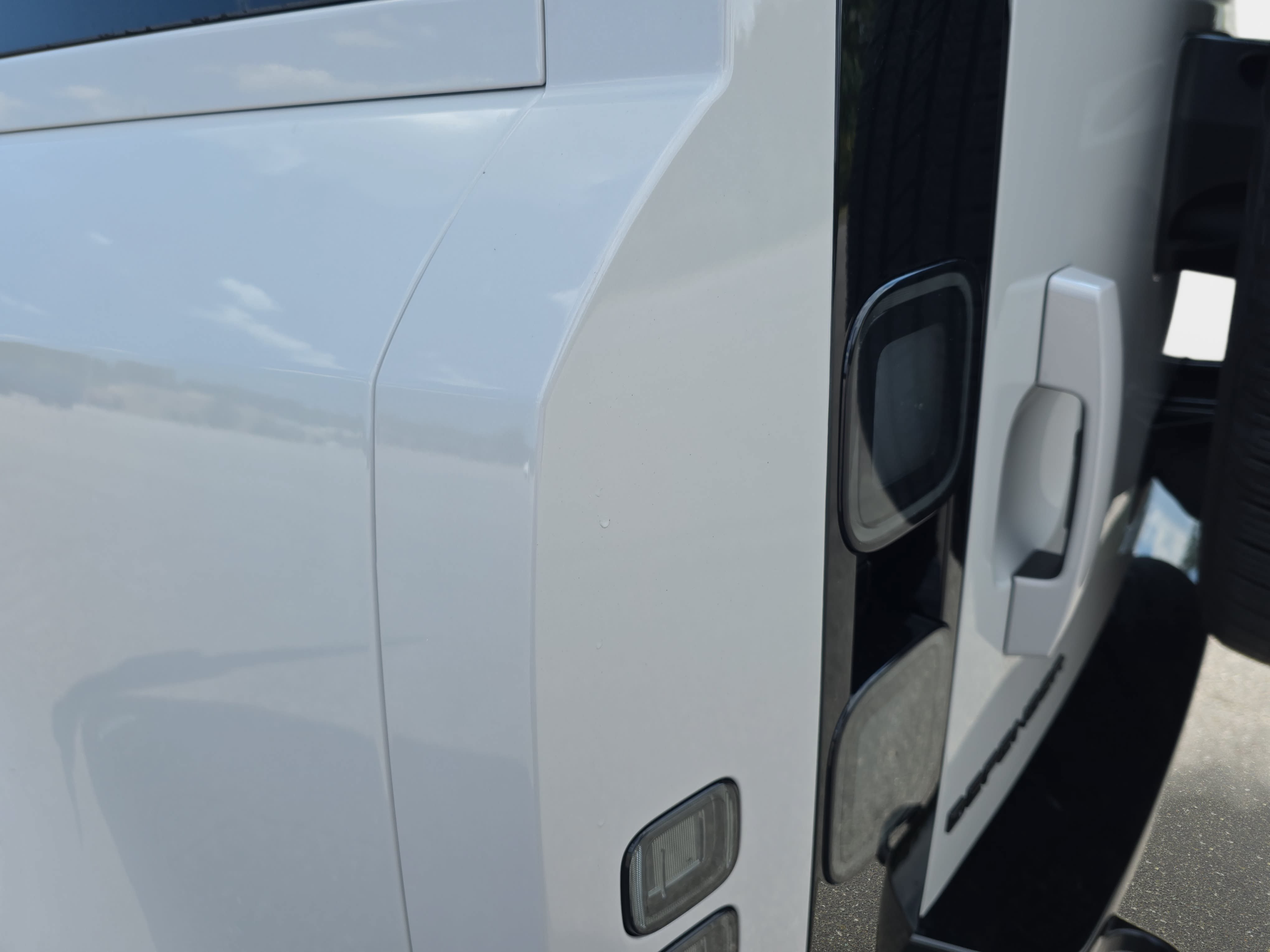 New 2026 Land Rover Defender 110 X-Dynamic SE AWD/4WD image 34
