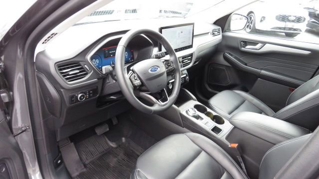 Used 2024 Ford Escape ST-Line Elite w/ Premium Technology Package image 4
