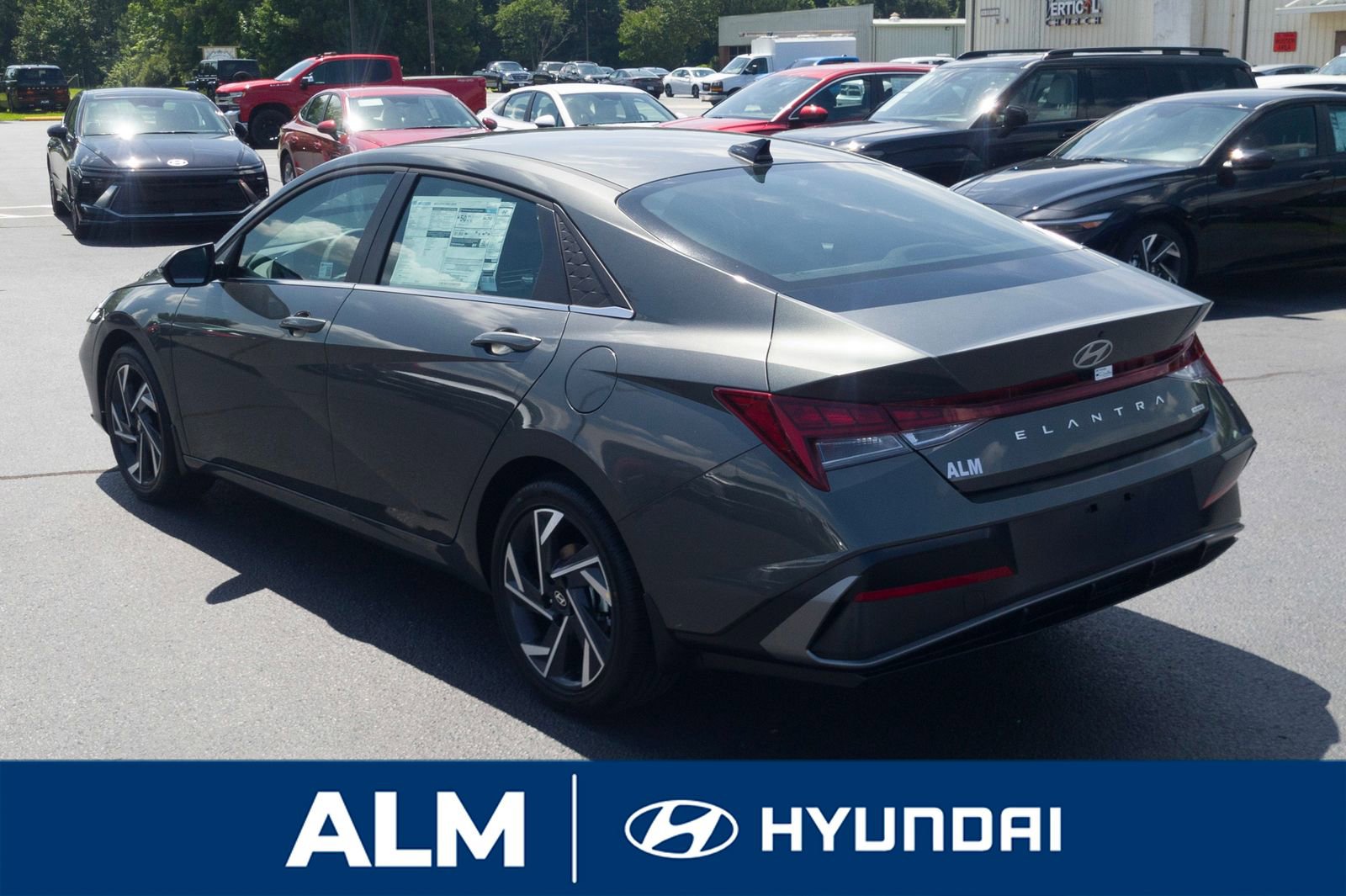 New 2025 Hyundai Elantra Limited image 8