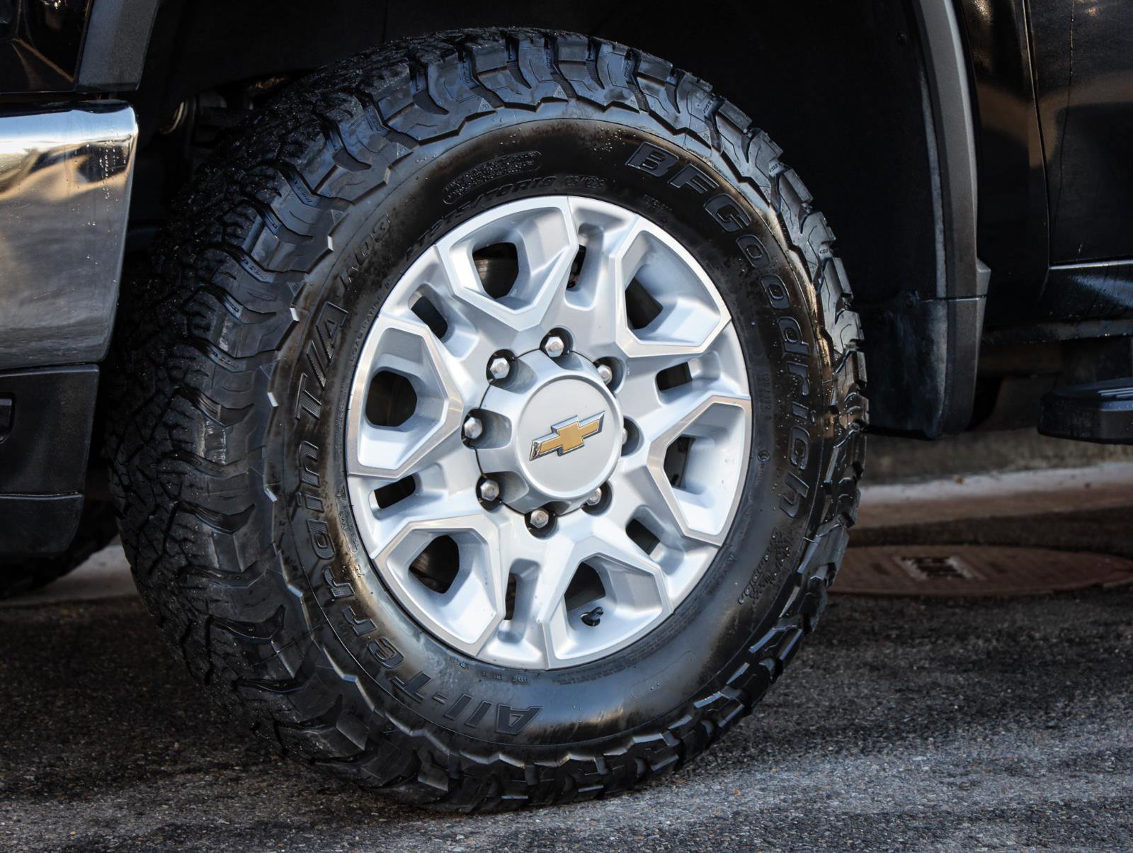 Used 2021 Chevrolet Silverado 3500 LTZ w/ LTZ Convenience Package image 11