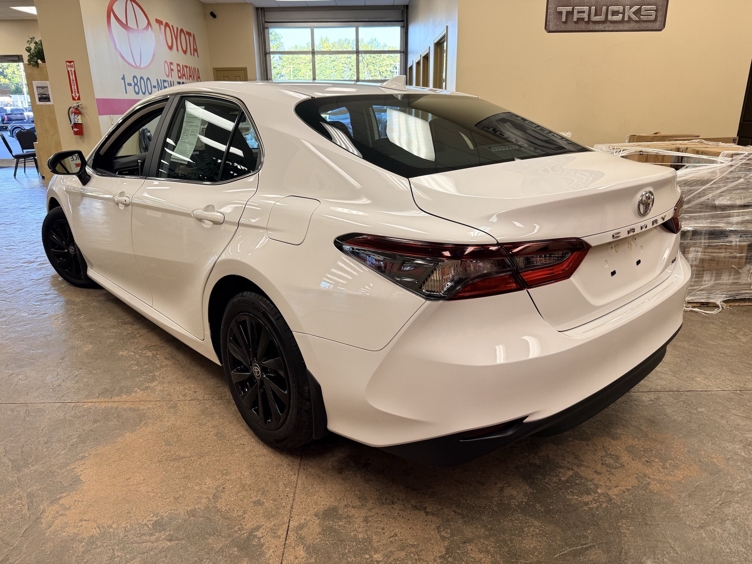 Used 2023 Toyota Camry LE FWD image 13