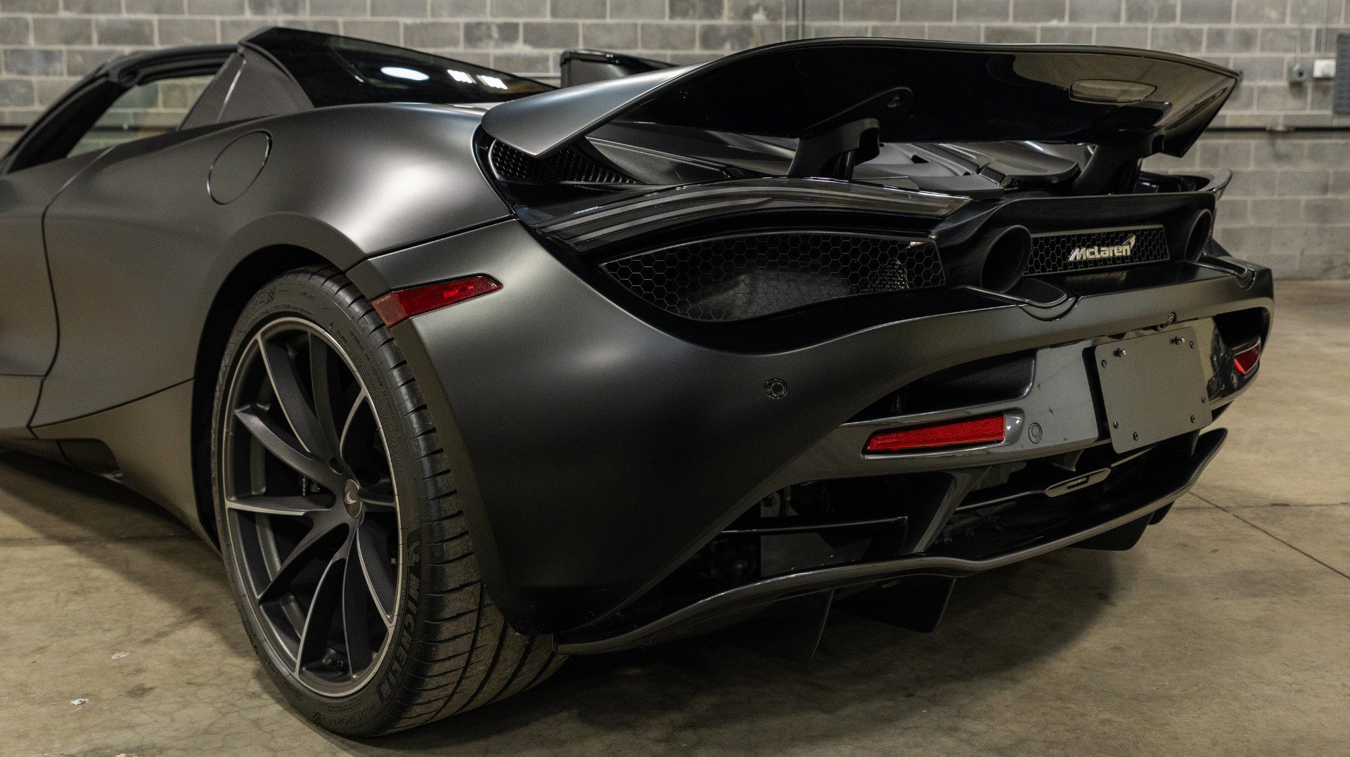 Used 2020 McLaren 720S Spider image 23