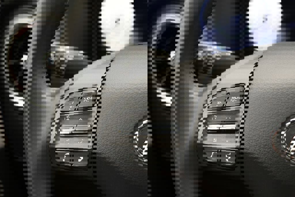 Used 2023 Hyundai Kona Limited w/ Cargo Package image 20