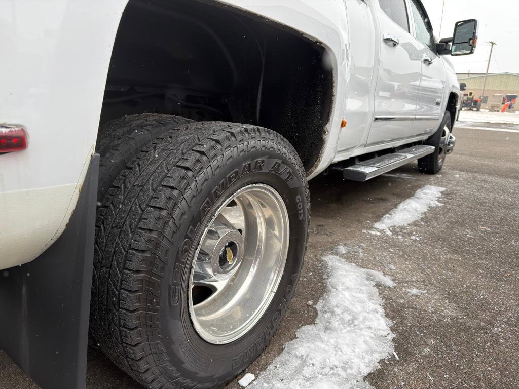 Used 2015 Chevrolet Silverado 3500 High Country w/ Duramax Plus Package image 37