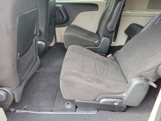 Used 2012 Dodge Grand Caravan SXT FWD image 13